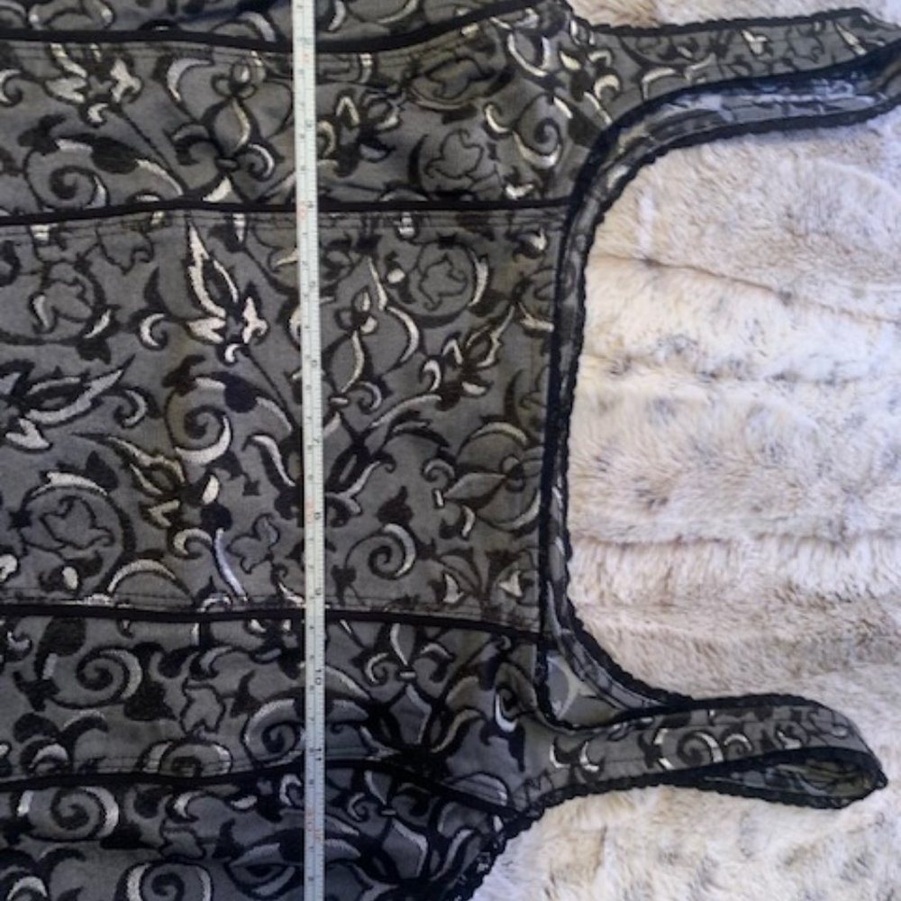 Beautiful Bodice - Picture 7 of 9